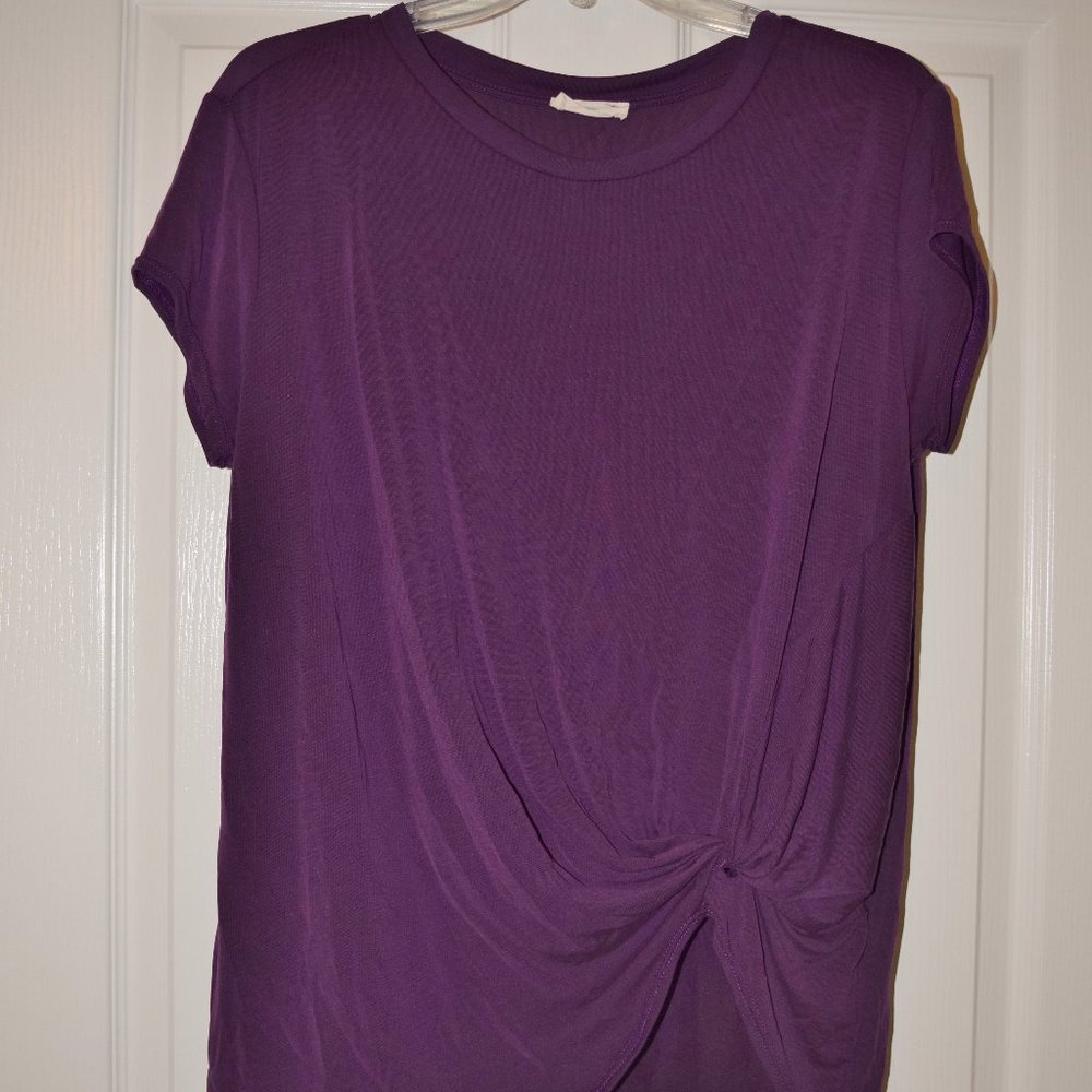 Hummingbird Liara knot front burgundy top